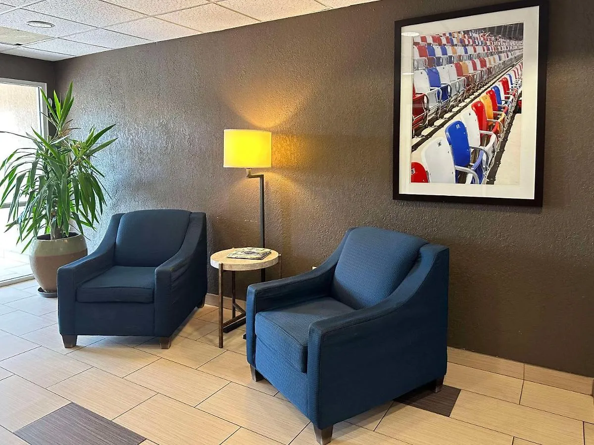 Comfort Suites Airport Charlotte Hotel