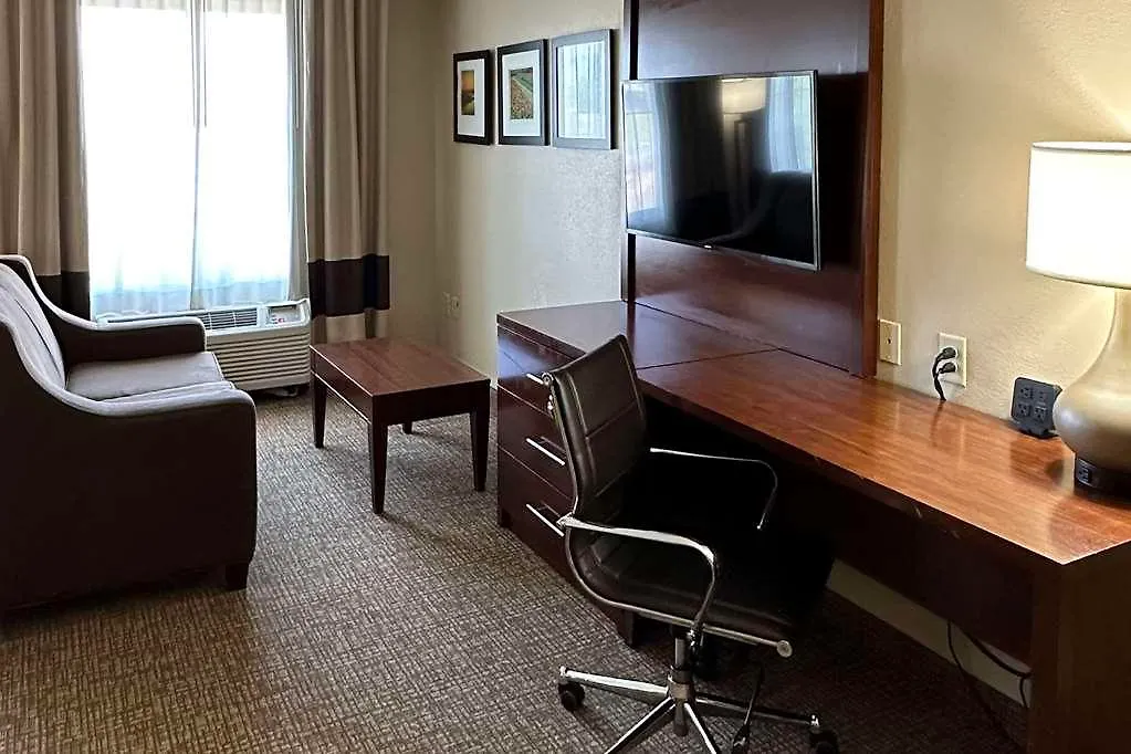 Comfort Suites Airport Charlotte Hotel