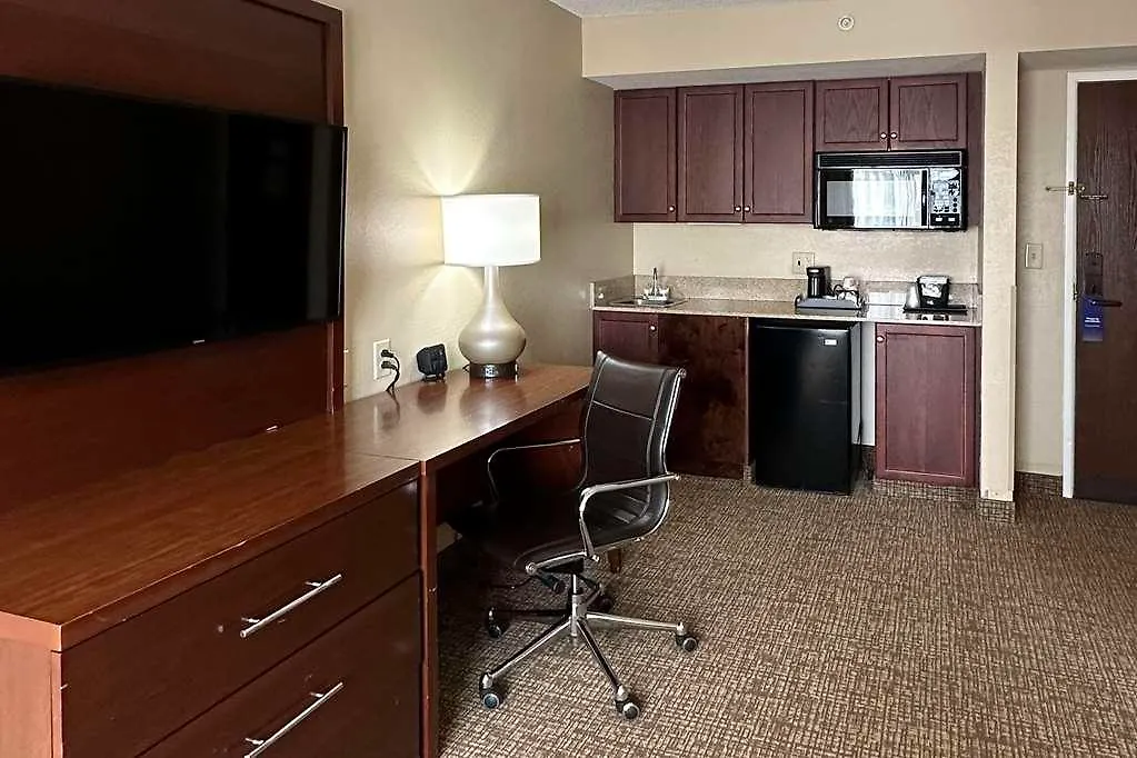 Comfort Suites Airport Charlotte 3*,